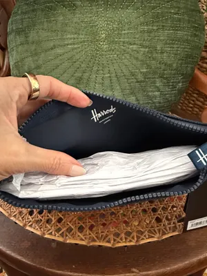 NWT Harrods London Logo Zip Pouch Cosmetic Bag Navy Cream Knightsbridge thumbnail 4