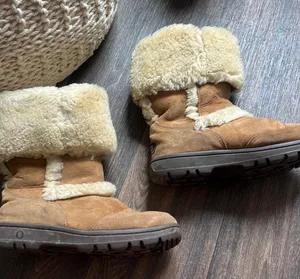 Uggs thumbnail 1