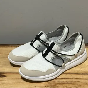 Clarks Cloudsteppers Ezera Skip Slip-On Sneaker - Women's 8 A42‎ thumbnail 2