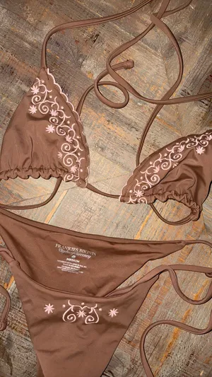 Frankies Bikinis Set thumbnail 2