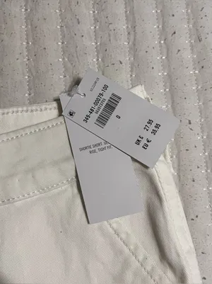 Hollister Cream Flat-Front Women’s Shorts thumbnail 2