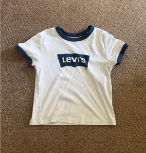 Levi’s Baby Tee thumbnail 1