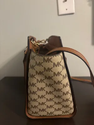 Michael Kors Crossbody thumbnail 3