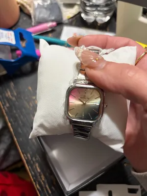 Brand new authentic watch  thumbnail 4