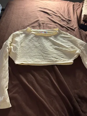 Urban Outfitters Top size medium  thumbnail 5