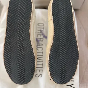 Golden Goose Sneakers with Lavender and Tan Accents thumbnail 4