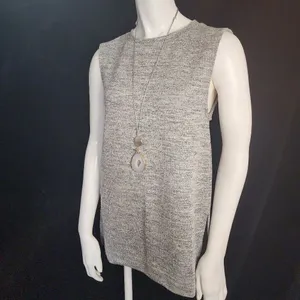 Banana Republic Gray Knit Sleeveless Top (XS) thumbnail 2