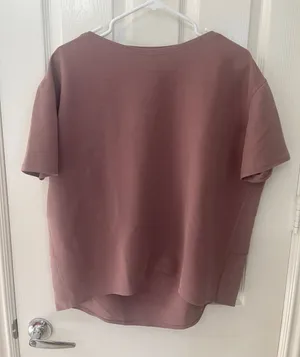 Lululemon Back in Action in Dusty Rose thumbnail 1