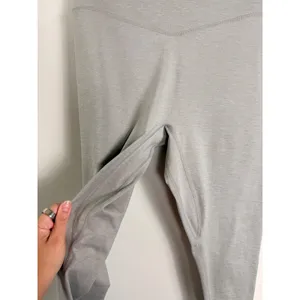 Vitality Women High Rise Heathered Taupe V-Back Leggings Size Medium thumbnail 5