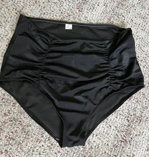 Swim Suit Bottoms Black Size L thumbnail 1