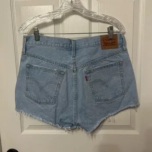 Levi’s 501 distressed light wash Jean‎ shorts denim size 31 thumbnail 4