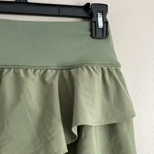 Offline By Aerie Ruffled Skirt Green Skort Womens Size Small Pull On Athletic thumbnail 3