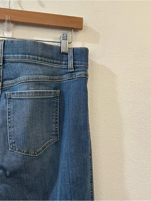 SPANX Seamed Front Wide Leg Denim Jeans Size Medium Vintage‎ Indigo thumbnail 7