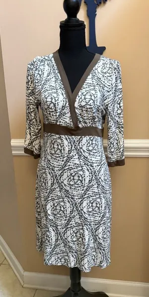 Athleta Womens Quarter Sleeve Surplice Neck Stretch Fit Dress thumbnail 1