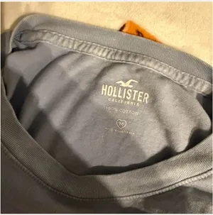 Hollister Graphic Tee thumbnail 2