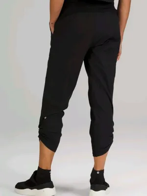 LULULEMON Dance Studio Mid-Rise Cropped Pants Size‎ 4 Black LW6AVQS thumbnail 2