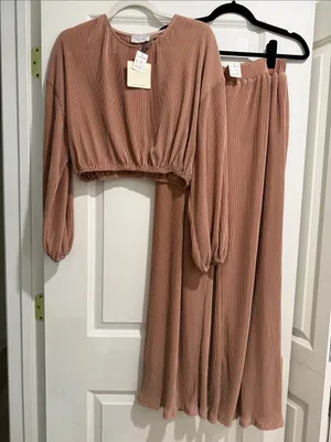 NWT Dress Forum Ribbed Two-Piece Wide-Leg Set in Dusty Rose thumbnail 1