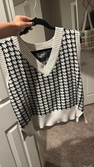 Princess Polly Sweater Vest Houndstooth thumbnail 3
