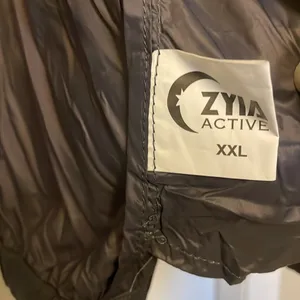 Zyia wind jacket thumbnail 2