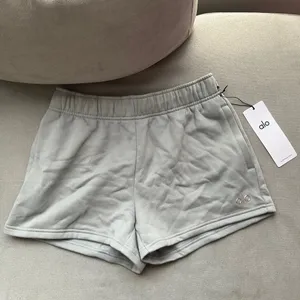 Alo Yoga Accolade Short Lunar Grey XS thumbnail 2