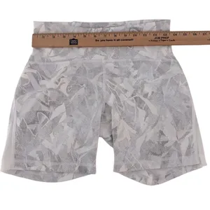 NWOT Size 8 Lululemon Train Times Short 6" Inseam Jasmine White Multi / White thumbnail 10
