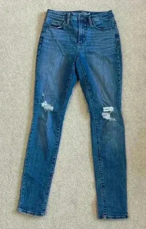 Universal Threads blue distressed high rise skinny jeans in size 4 / 27 thumbnail 1