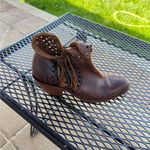 Shyanne Fuji Brown Leather Laser Cut Western Ankle Booties Womens Size 7 M thumbnail 5