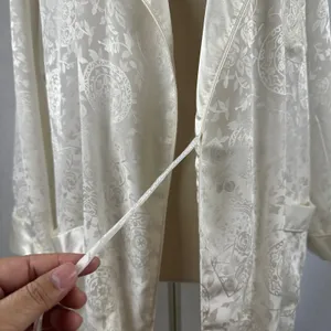 Rare‎ Vintage 90's Victoria's Secret Ivory Floral Satin Long Robe Womens Small thumbnail 8