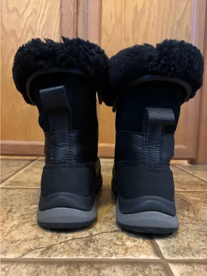 UGG women’s Adirondack III Boots sz 7 thumbnail 3