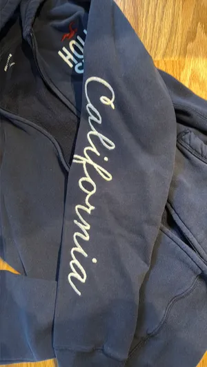 Hollister Sweater  thumbnail 3