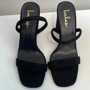 Lulus black strappy suede sandals thumbnail 3