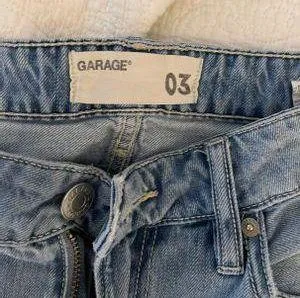 Garage Ripped Girlfriend Jeans thumbnail 2