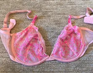 Victoria's Secret bra thumbnail 1
