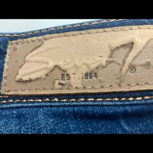 SEVEN 7, Women’s Embellished Denim Jeans, Sz 27‎ thumbnail 8