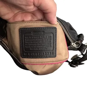 Coach Vintage Black/Brown Leather Mini Shoulder Bag thumbnail 11