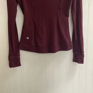 LULULEMON Outrun the Elements 1/2 Zip Long Sleeve Running Top in Garnet Size 4 thumbnail 12