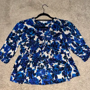 Hazel and Olive Abstract blooms blouse thumbnail 5