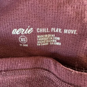 NWT Aerie Glitter Chill Play Move Leggings Maroon XS thumbnail 6