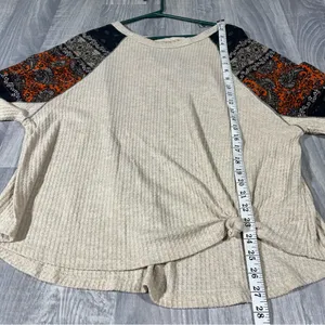 Daytrip Beige and Black Paisley Sleeve Top thumbnail 4