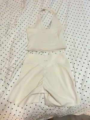 437 Set in Cream thumbnail 1