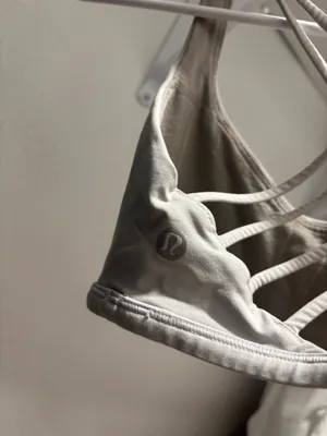Lululemon Sports Bra 6 thumbnail 3