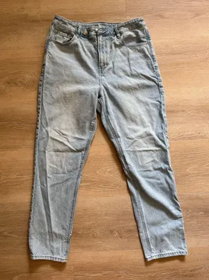 American Eagle Jeans Mom thumbnail 1