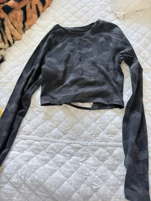 Black camo workout top Size XS thumbnail 1