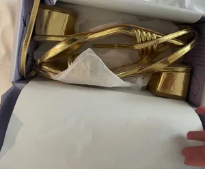 gold shoes Size 9 thumbnail 1