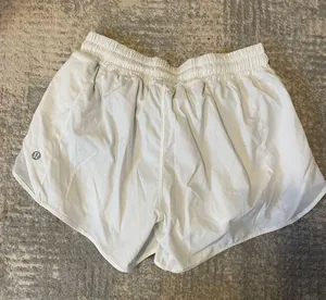 Lululemon Hotty Hot Shorts 6 4” thumbnail 2