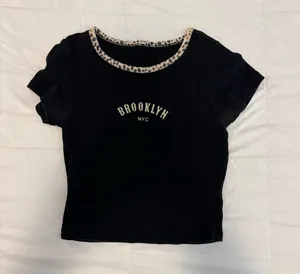 Brandy Melville Top Crop Black thumbnail 1
