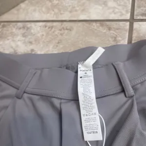 Halara Gray High Waisted Wide Leg Pleated Dress Pants Size Smal NWT stretch thumbnail 3