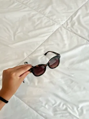 Boutique Brown sunglasses thumbnail 3