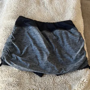 The Great Brisas Athletic Skort black and gray, cinches at sides, great for running thumbnail 3