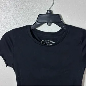 Aero Women Black Ribbed Shrunken Ruffle‎ Hem Cropped Tee size S thumbnail 3